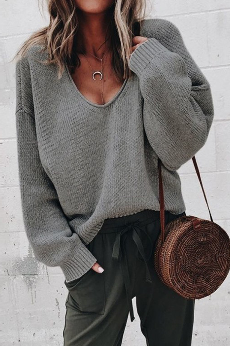 Velia | Fashionable and Minimalist winter Sweater