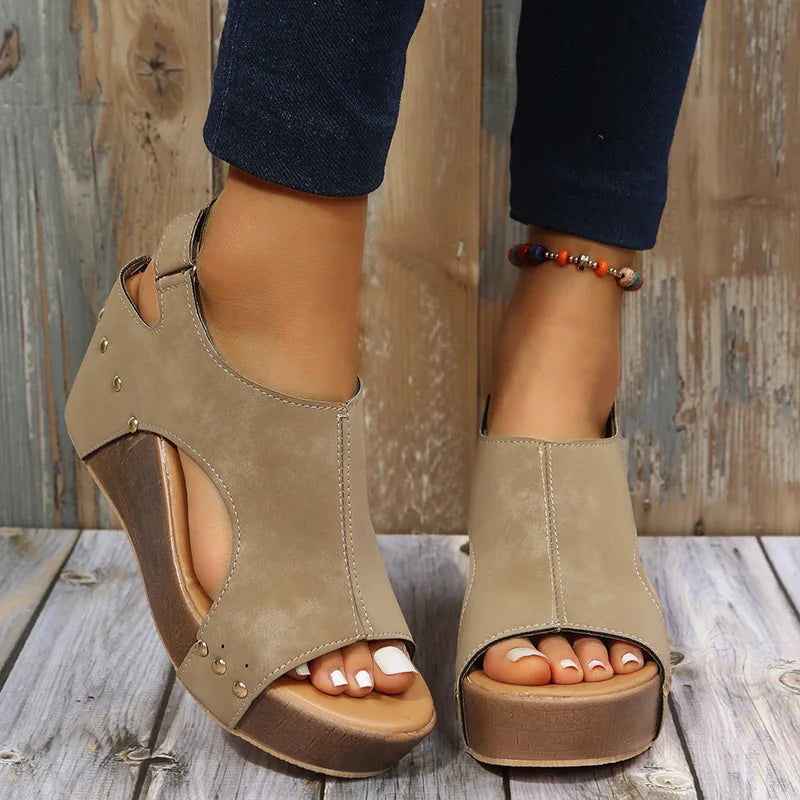 Kiera® | fashionable platform sandals with wedge heel