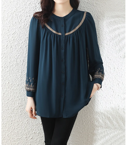 Merida | Relaxed and Timeless winter Blouse