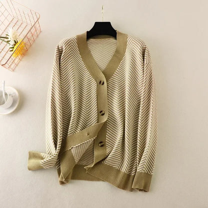 Aina | Chic and Relaxed Cardigan