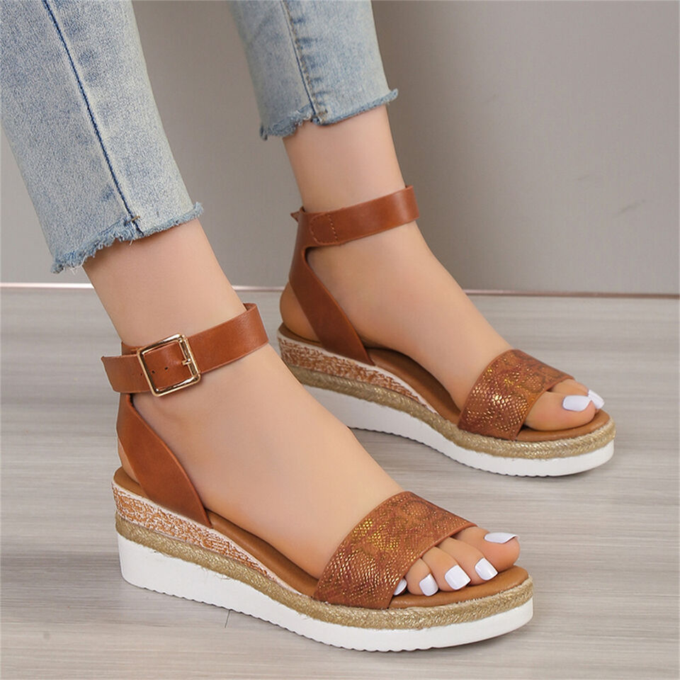 Elegant and detailed supportive general Sandals