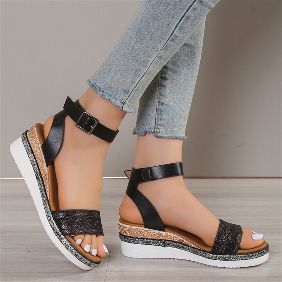 Elegant and detailed supportive general Sandals